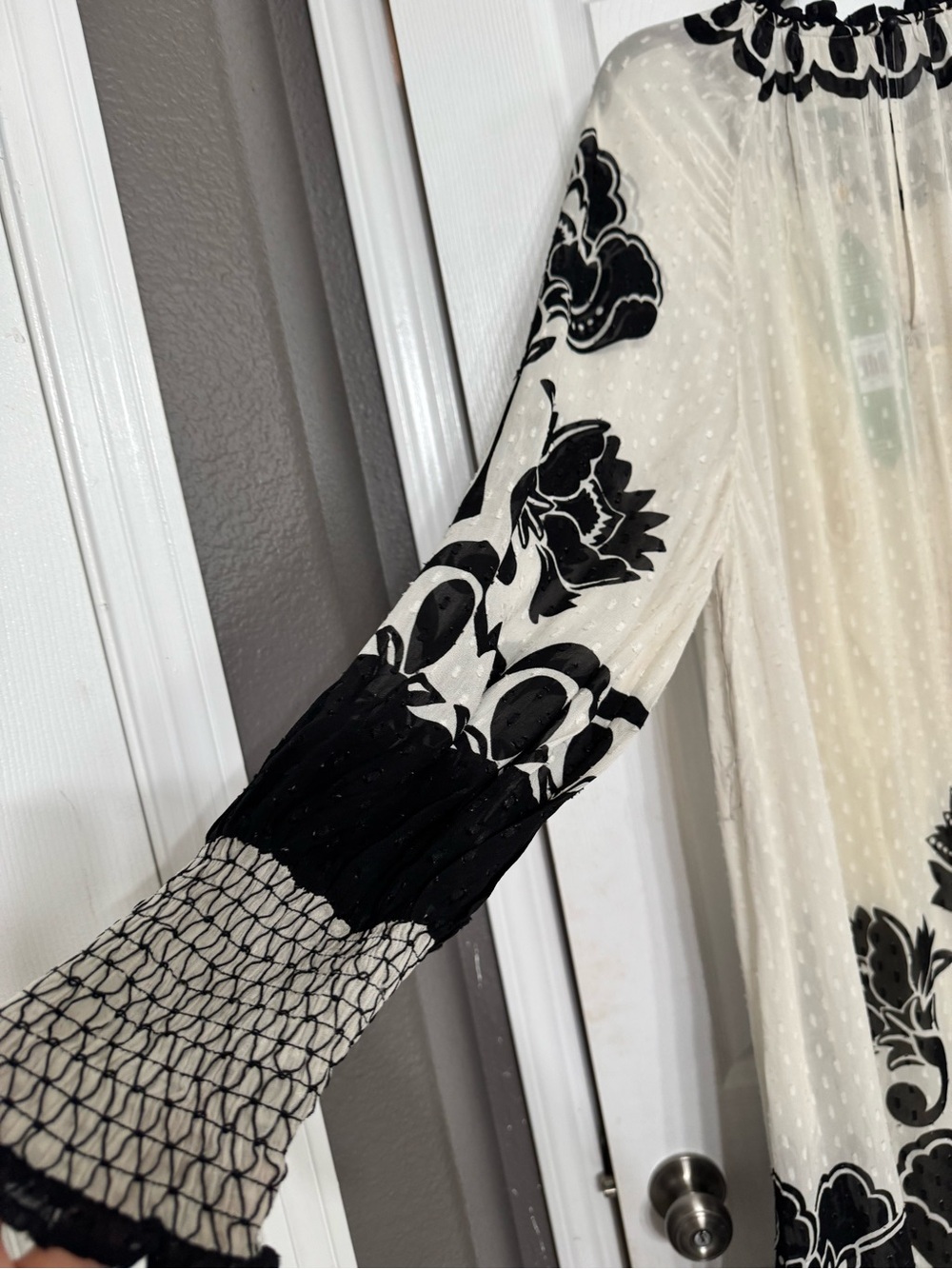 FARM Rio Floral Arabesque Cream Maxi Dress with Bold Black Floral
Print XL - Picture 7 of 16